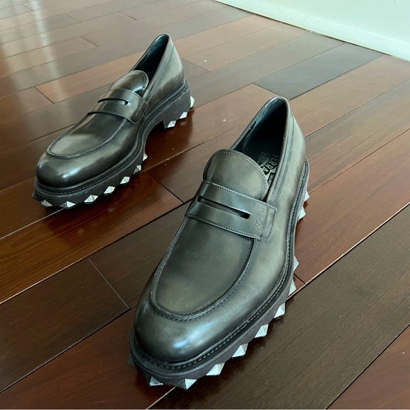Ferragamo men’s shoes - studrock leather loafers 44 - Picture 1 of 6